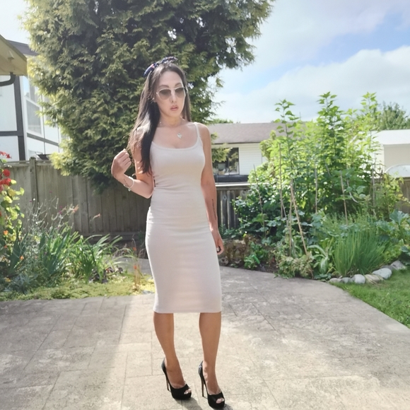 Wilfred Free Blush Midi Dress - Picture 3 of 9